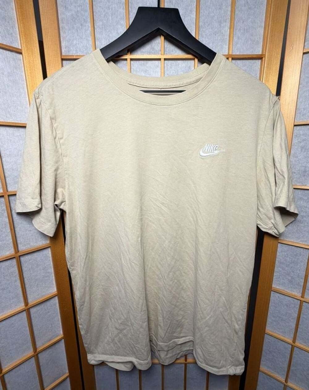 Nike The Nike Tee Size L Beige Cotton Short Sleeve T-Shirt